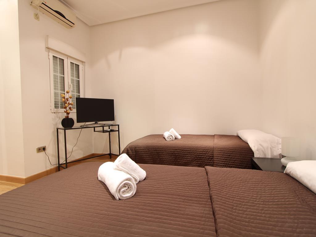 Apartamentos Good Stay Prado مدريد الغرفة الصورة